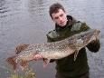 Tom met snoek 2 (foto Tom Dieleman 08) 1 1 1
