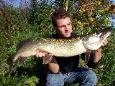 Tom met snoek 3 (foto Tom Dieleman 08) 1 1 1